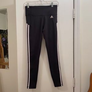 Adidias 3 stripe leggings.